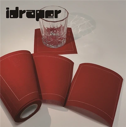 赤い布のディナーナプキン